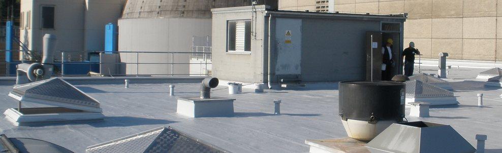 Dachsanierung mit Flüssigkunststoff auf Bitumendach